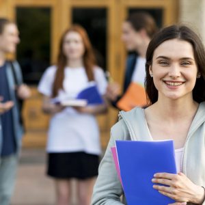 portrait-young-student-smiling Solicitud de Becas